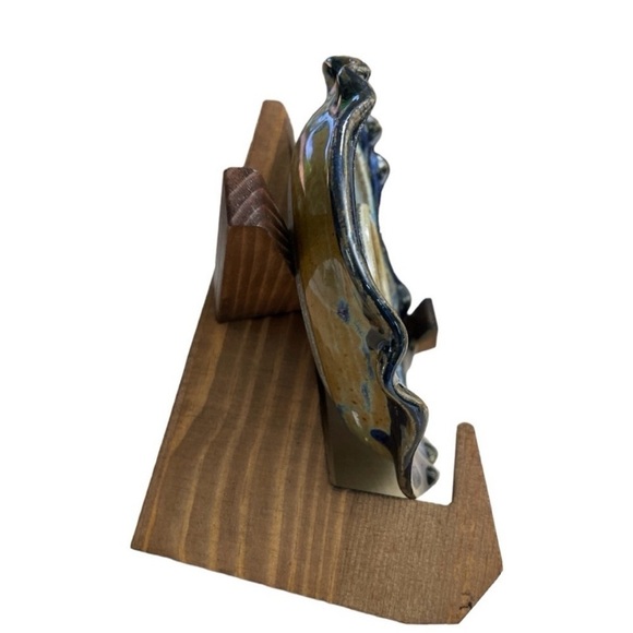 Artisan Pottery Cracked Glass
Tealight Holder Wavy Trim
Blue Cracked Glass - Picture 3 of 12